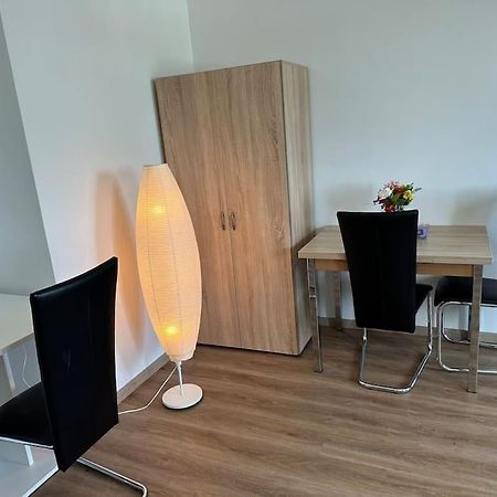 Kiki Living - Peaceful Apartment In Schwechat #2 Exterior foto