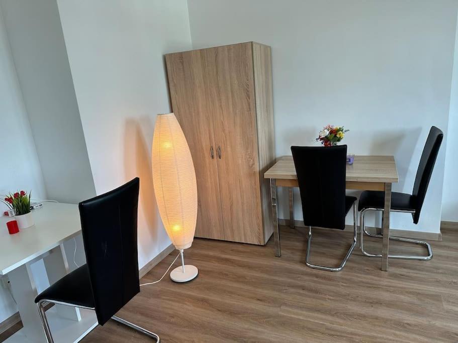 Kiki Living - Peaceful Apartment In Schwechat #2 Exterior foto